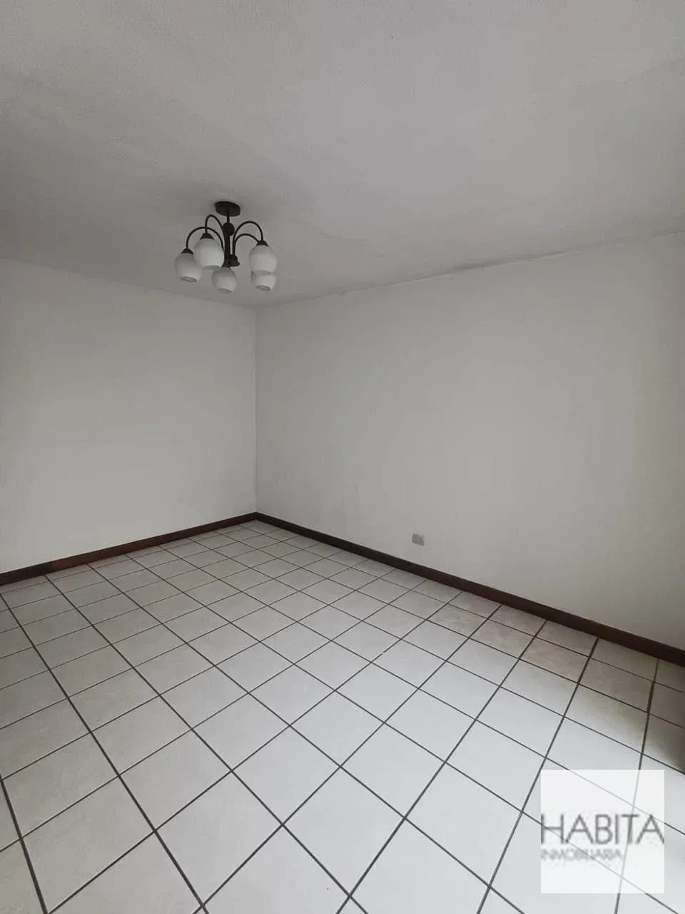 Townhouse en Venta en San Cristóbal — Casa vacacional en Venta en Zona 8 Mixco, Guatemala, Ciudad — foto 15 de 17