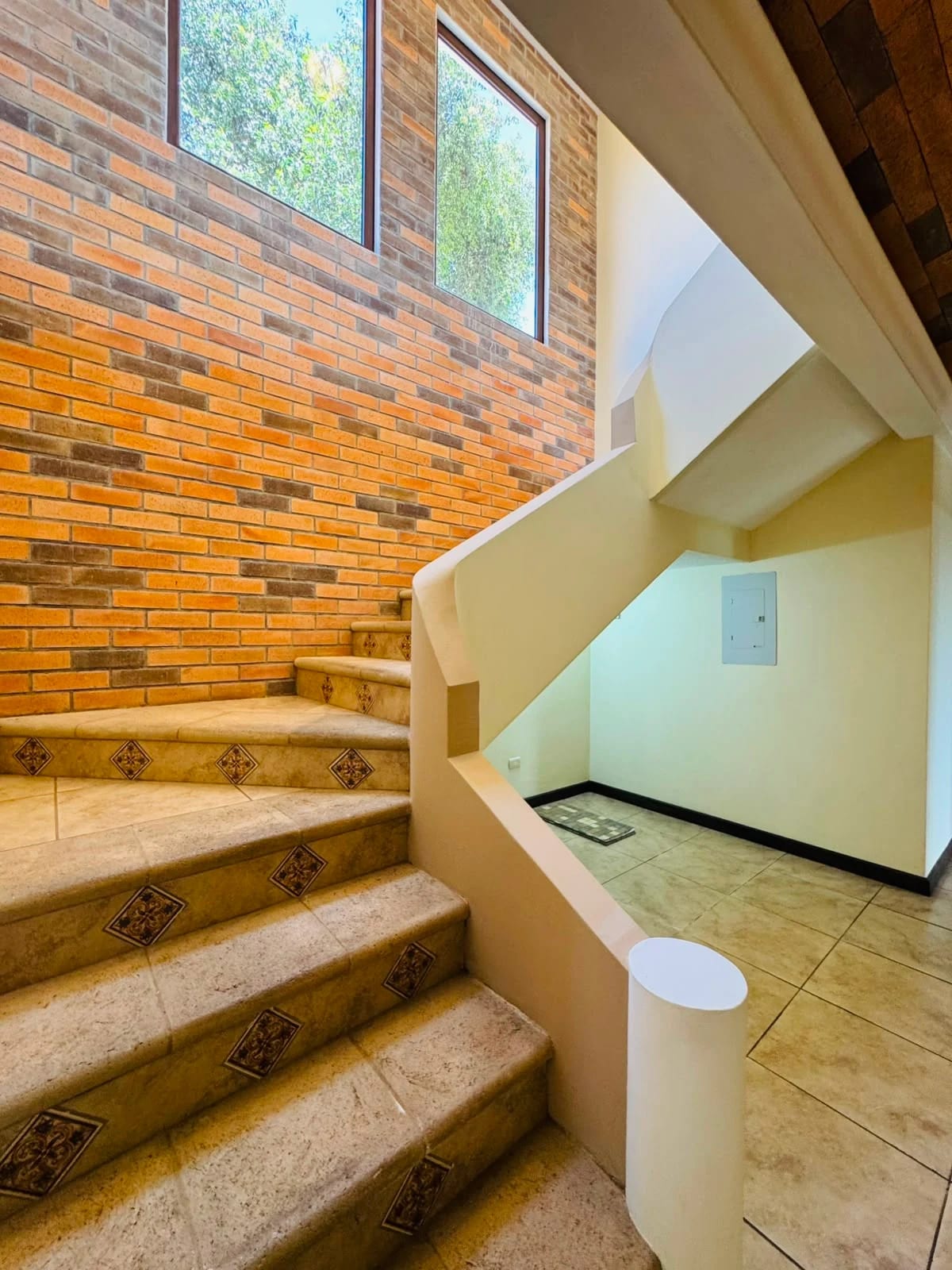 Casa en venta con amplio jardin en Carretera a El Salvador — Casa en Venta en Real del Campo, Carretera a El Salvador, Guatemala, Ciudad — foto 7 de 10