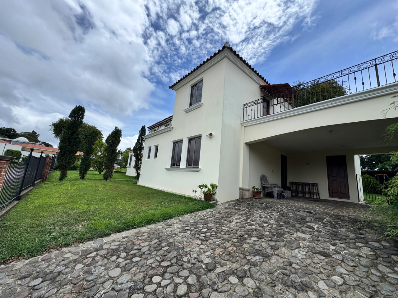 Casa en venta con amplio jardin en Carretera a El Salvador — Casa en Venta en Real del Campo, Carretera a El Salvador, Guatemala, Ciudad — foto 10 de 10