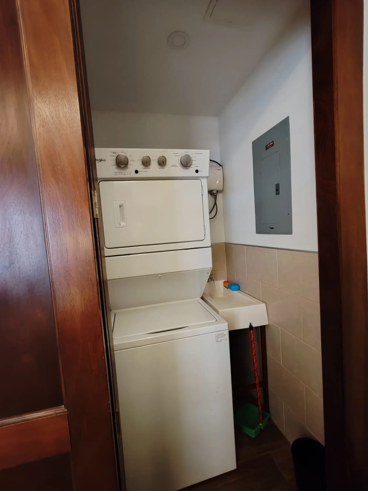 Apartamento en Renta Amueblado en Zona 10 — Apartamento en Alquiler en Salvattore, Zona 10, Guatemala, Ciudad — foto 2 de 6