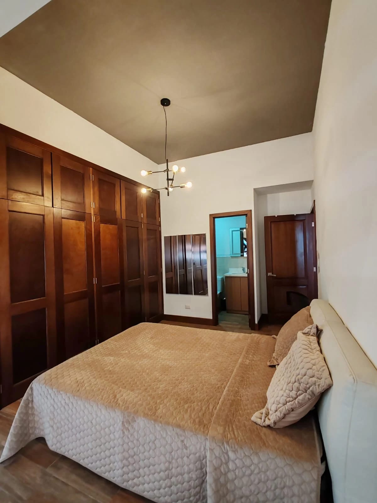 Apartamento en Renta Amueblado en Zona 10 — Apartamento en Alquiler en Salvattore, Zona 10, Guatemala, Ciudad — foto 3 de 6