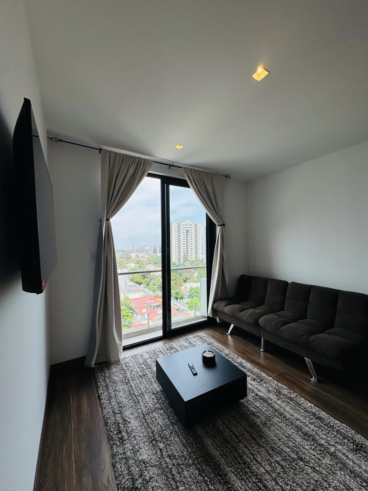 Apartamento amueblado en renta en zona 15 — Apartamento en Venta en Vila Quince, Zona 15, Guatemala, Ciudad — foto 1 de 6