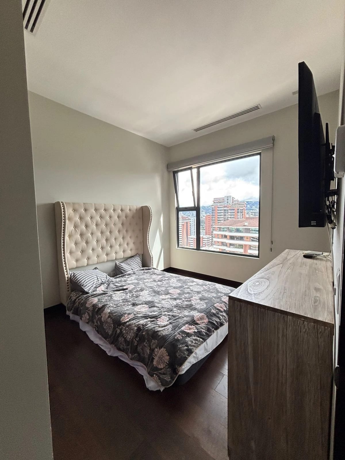 Amplio Apartamento en Venta en Zona 14 — Apartamento en Venta en Santa Inés, Zona 14, Guatemala, Ciudad — foto 2 de 7