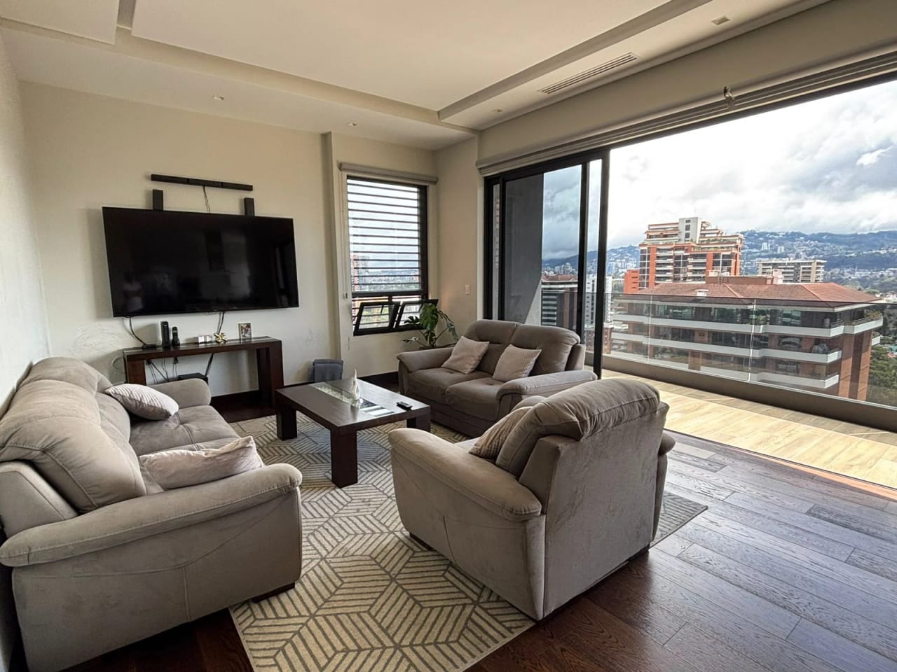 Amplio Apartamento en Venta en Zona 14 — Apartamento en Venta en Santa Inés, Zona 14, Guatemala, Ciudad — foto 1 de 7