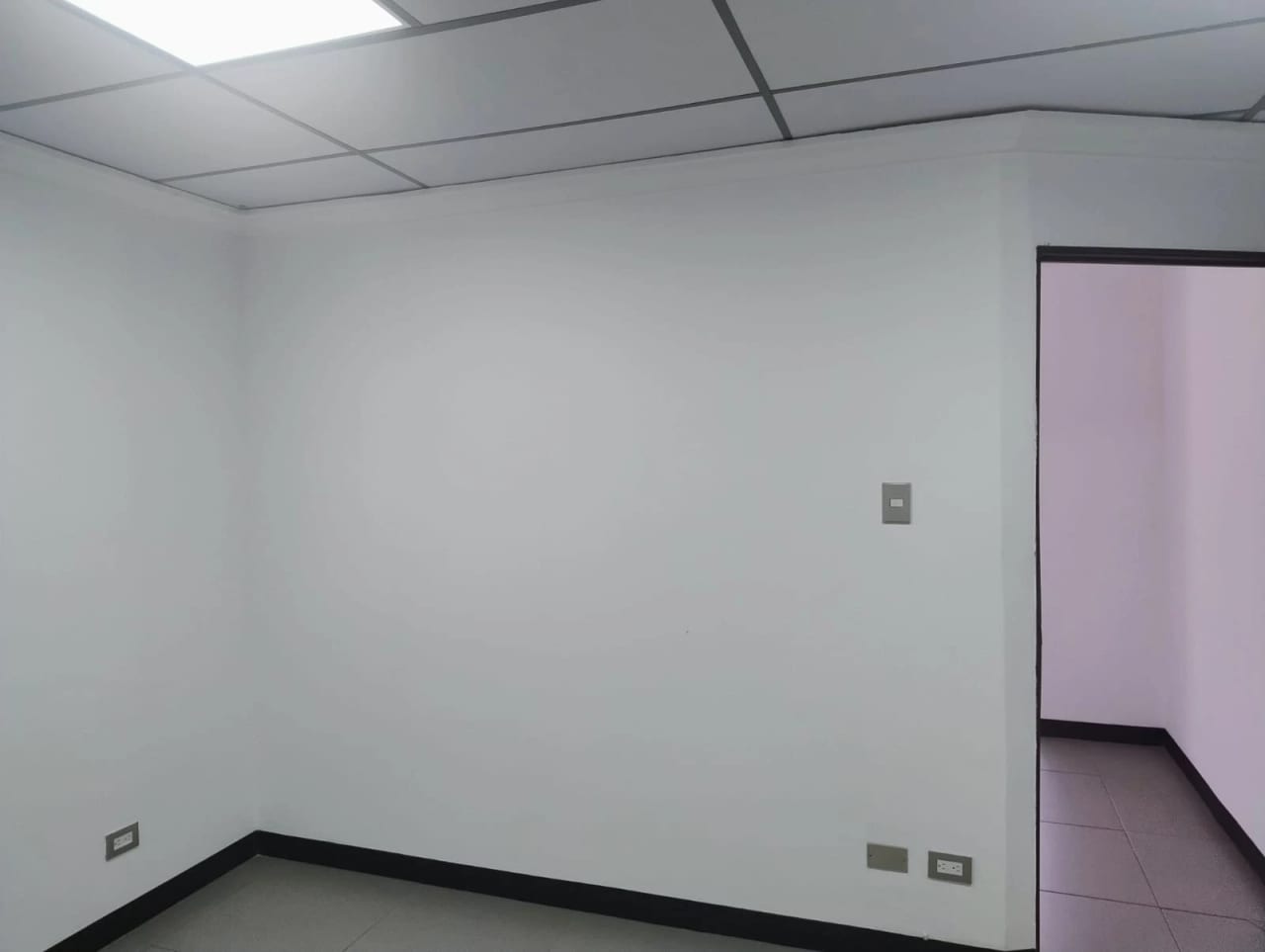 Oficina en Renta en Zona 13 — Oficina en Alquiler en Zona 13, Guatemala, Ciudad — foto 4 de 5
