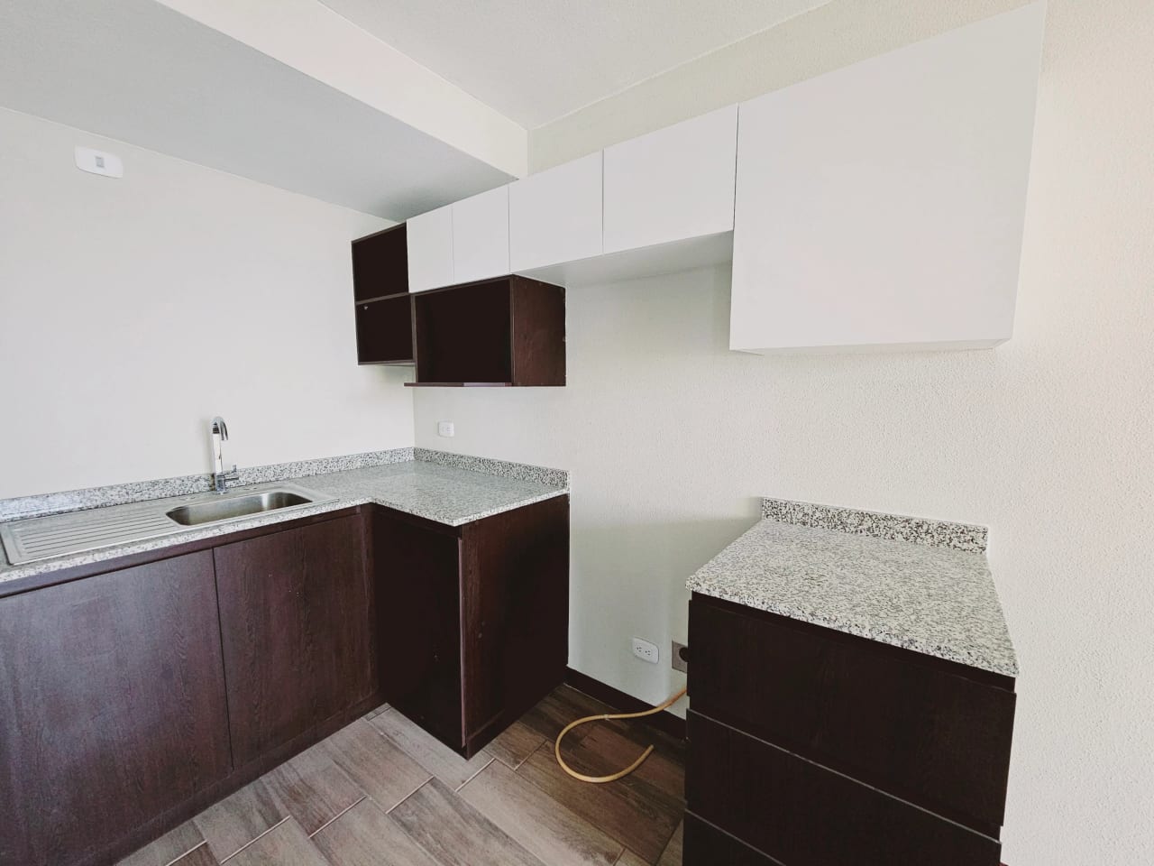Apartamento en Renta en Zona 4 de Mixco — Apartamento en Alquiler en Bosques de San Nicolás, Zona 4 Mixco, Guatemala, Ciudad — foto 2 de 7