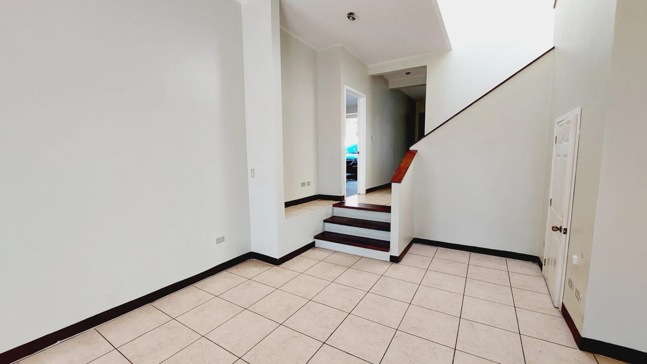Casa en Venta en Entreverdes — Casa en Venta en Entreverdes, Carretera a El Salvador, Guatemala, Ciudad — foto 4 de 7