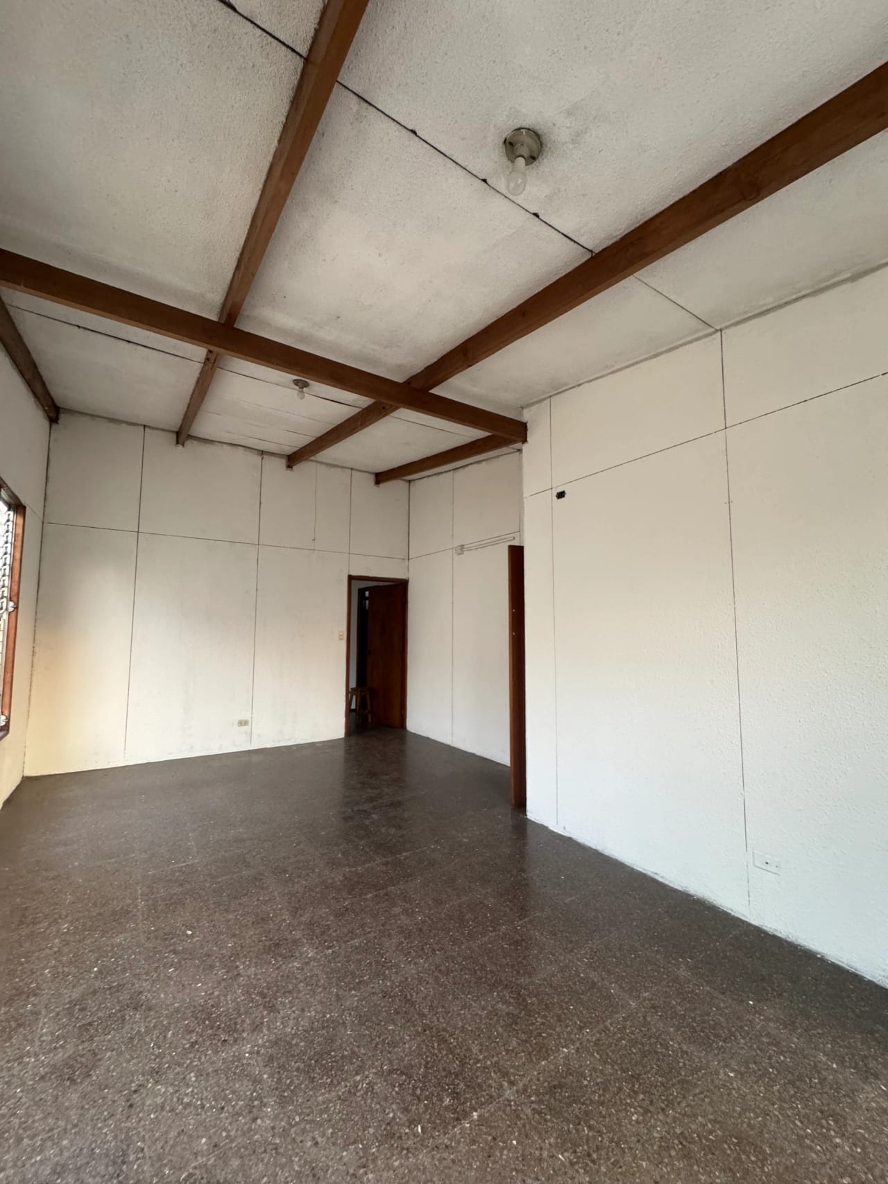 Casa en Renta para Uso Comercial en Zona 9 — Casa en Venta en Zona 9, Guatemala, Ciudad — foto 2 de 9