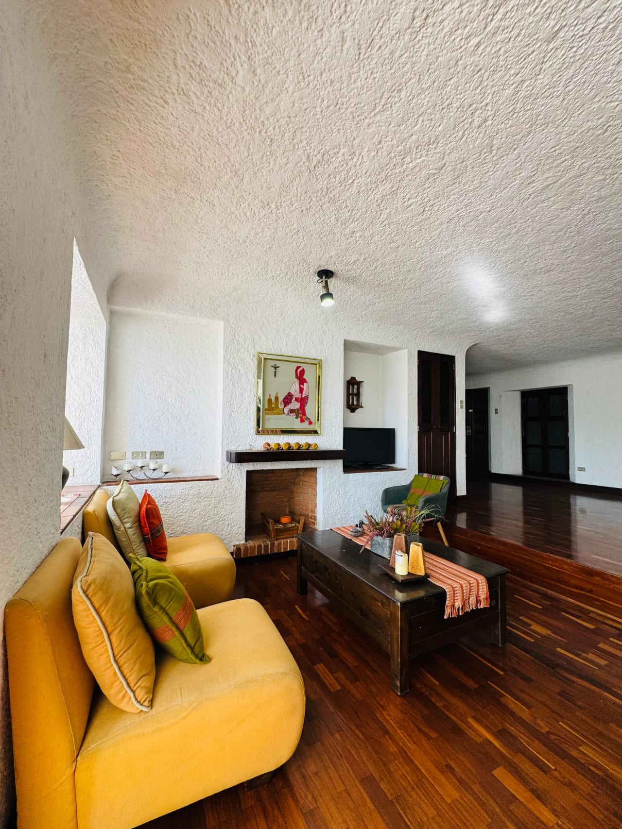 Apartamento en Renta en el Corazon de Zona 10 — Apartamento en Alquiler en Las Cañas, Zona 10, Guatemala, Ciudad — foto 2 de 8