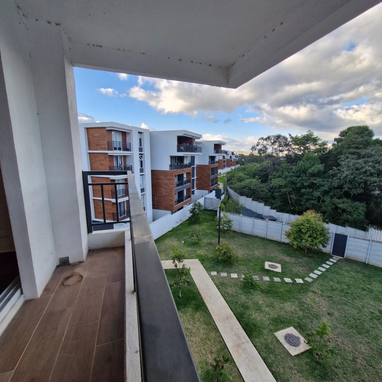 Apartamento en Venta en Zona 16 — Apartamento en Venta en senderos, Zona 16, Guatemala, Ciudad — foto 2 de 11
