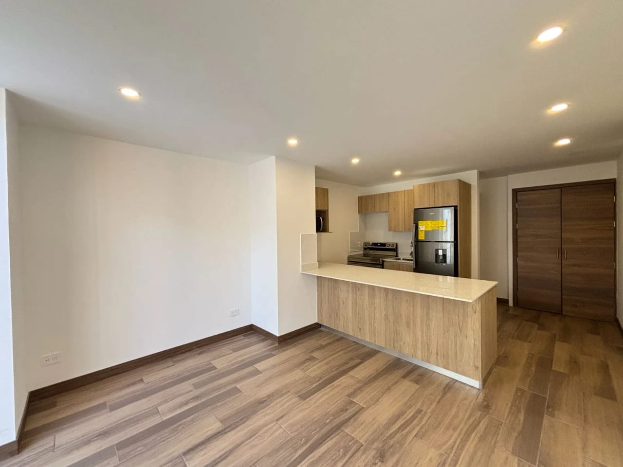 Apartamento de Dos Habitaciones en Zona 15 Prive. — Apartamento en Alquiler en Privé, Zona 15, Guatemala, Ciudad — foto 7 de 9