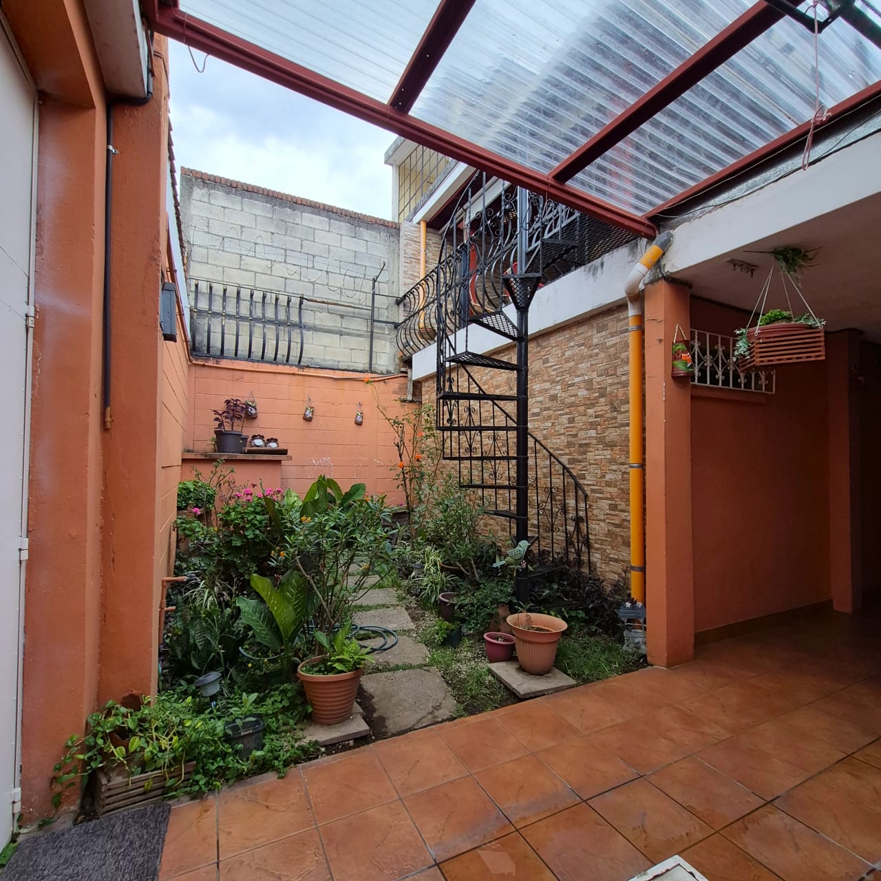 Casa en Venta en Zona 21 — Casa en Venta en Zona 21, Guatemala, Ciudad — foto 1 de 7