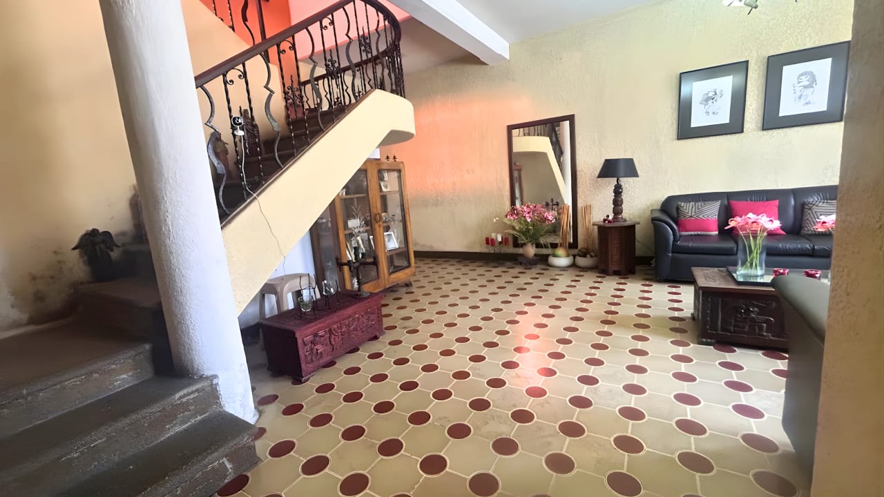 Amplia Casa en Zona 1 Fuera de Garita — Casa en Venta en Zona 1, Guatemala, Ciudad — foto 4 de 15