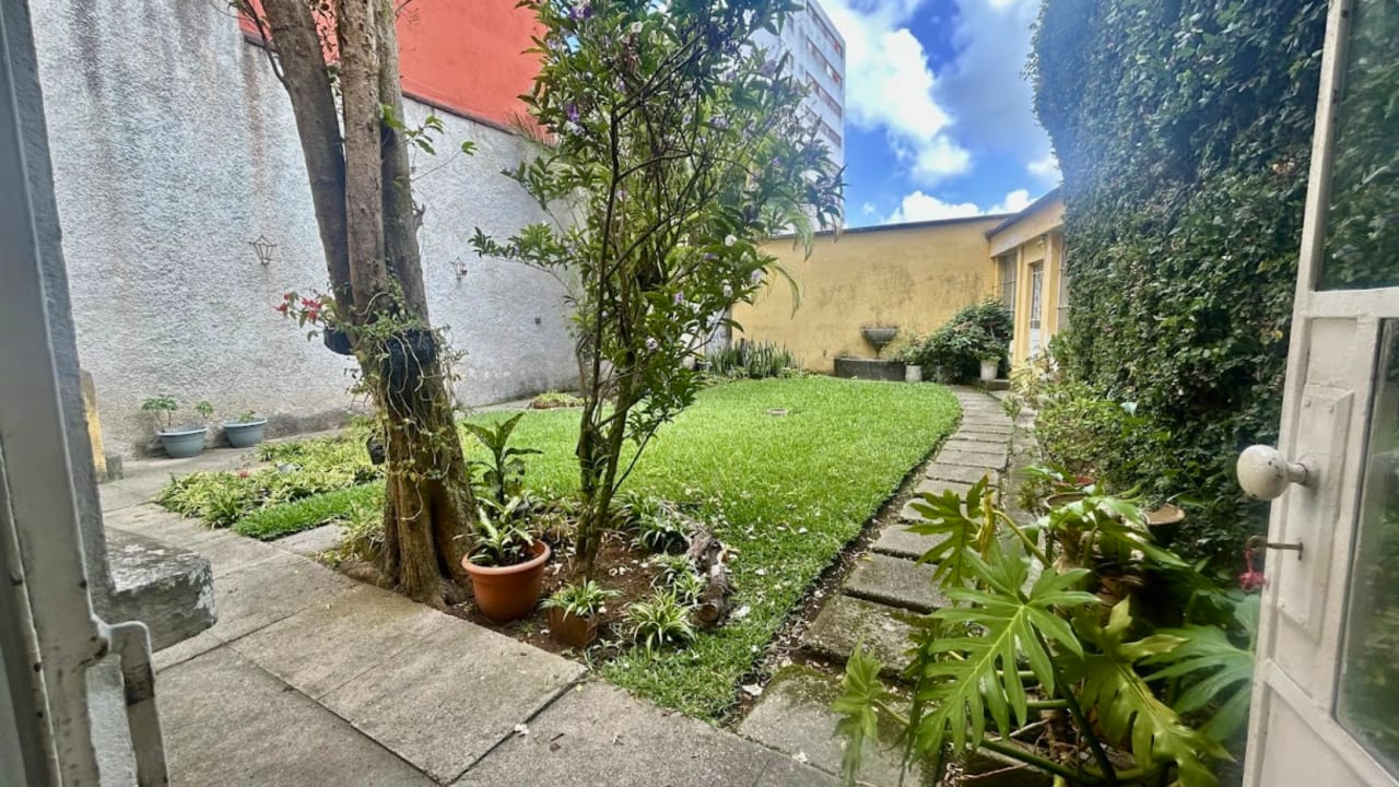 Amplia Casa en Zona 1 Fuera de Garita — Casa en Venta en Zona 1, Guatemala, Ciudad — foto 14 de 15