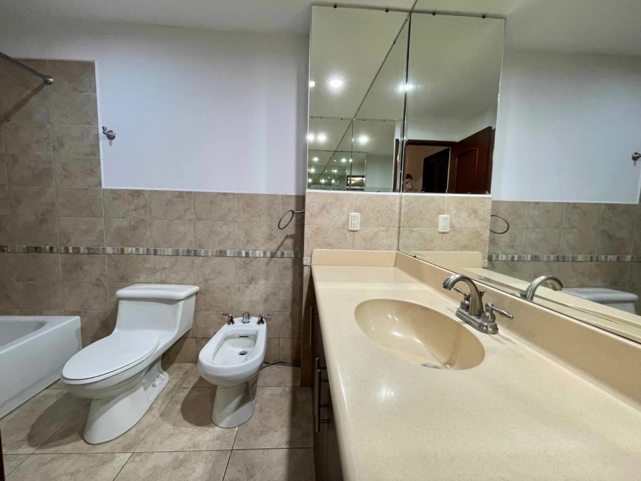 Edificio Vivaldi Zona 14 -renta- — Apartamento en Alquiler en Vivaldi, Zona 14, Guatemala, Ciudad — foto 5 de 8