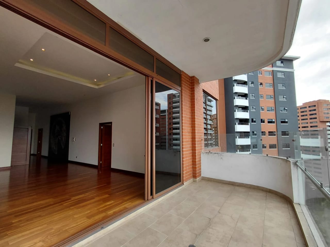 Penthouse Matisse 2 Zona 14 -Renta- — Apartamento en Alquiler en Matisse, Zona 14, Guatemala, Ciudad — foto 8 de 10