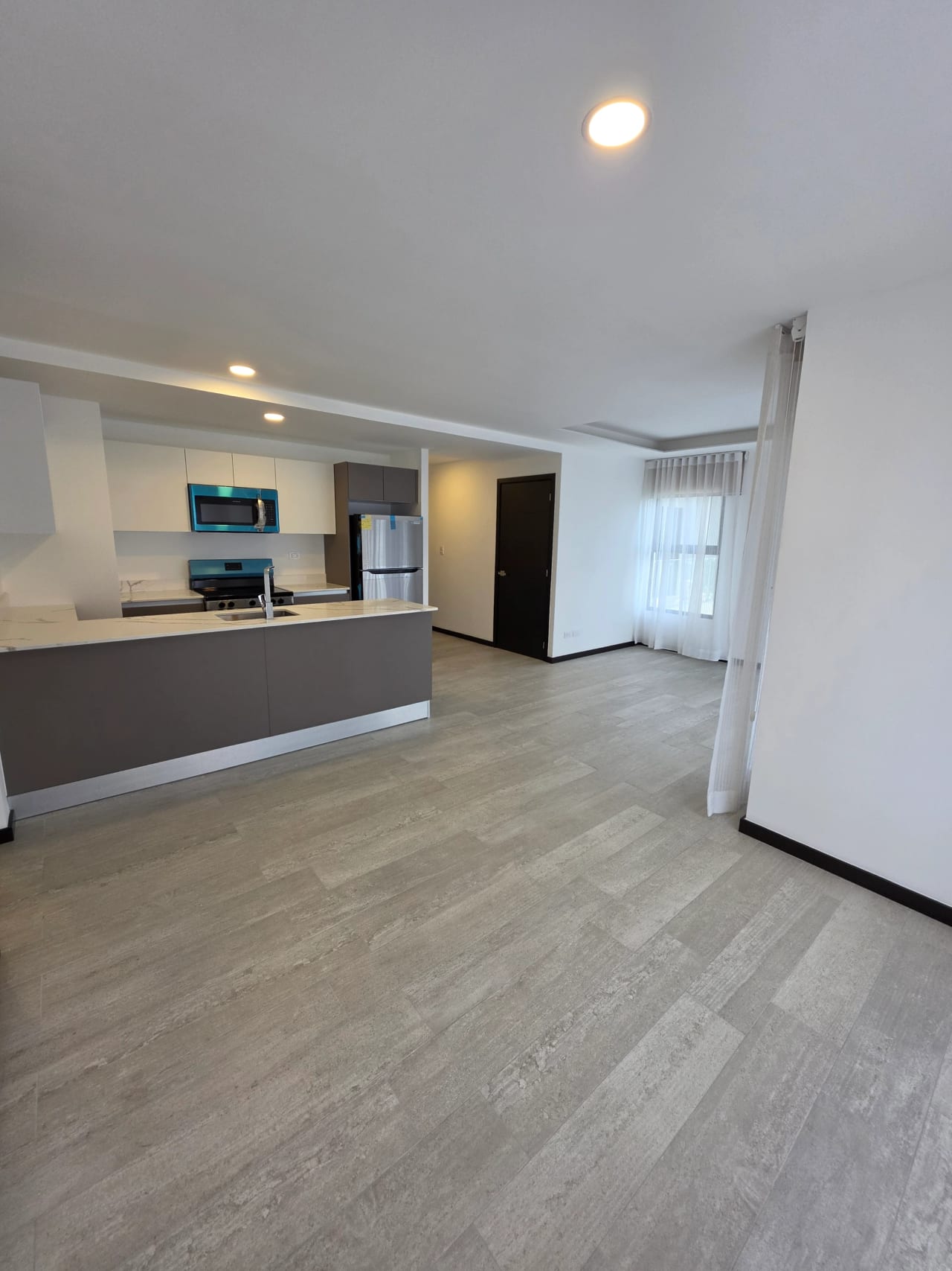 Apartamento renta Verdú zona 13 3 habitaciones - Image 1