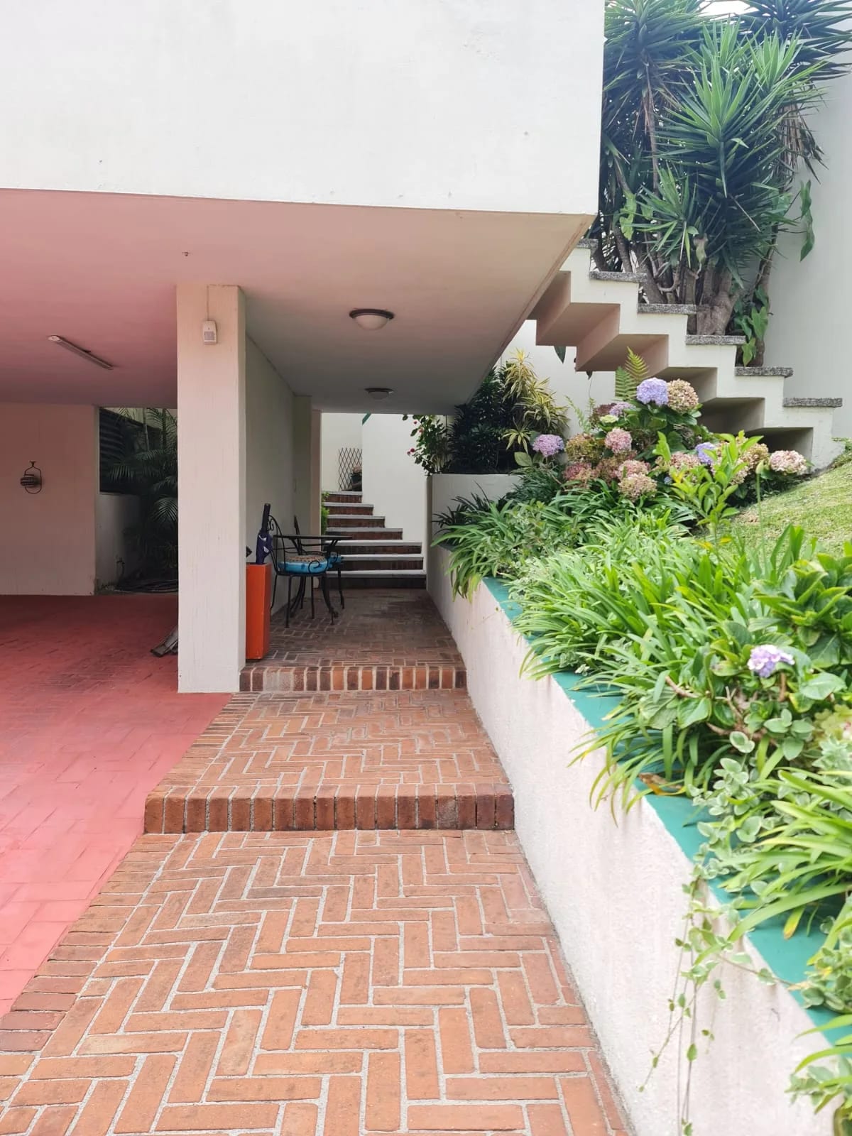 Venta Casa GRANDE El Prado zona 10 5 habitaciones — Casa en Venta en El Prado, Zona 10, Guatemala, Ciudad — foto 2 de 11