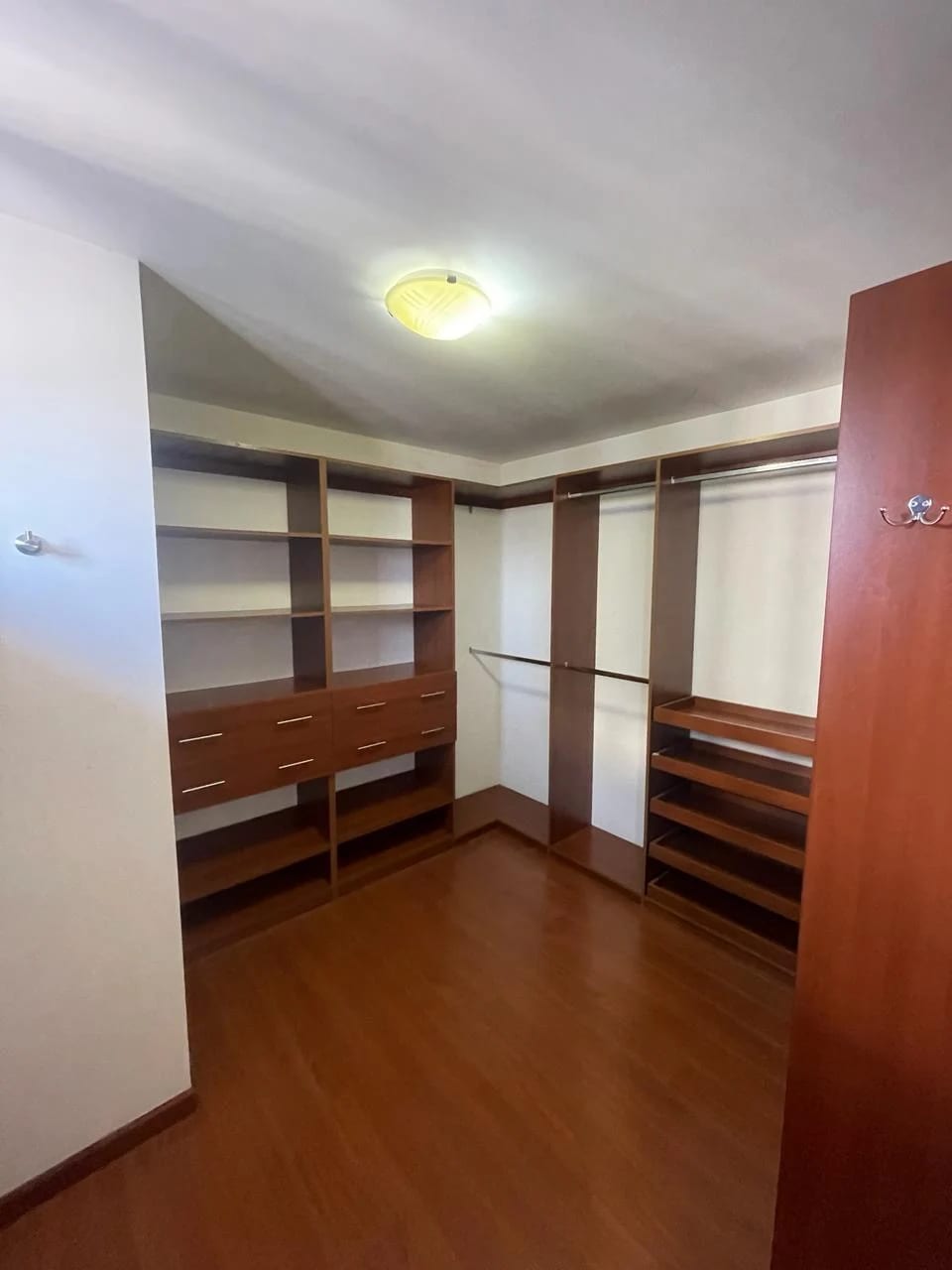 Renta Boticcelli zona 15 3 Hab + Cuarto Servicio — Apartamento en Alquiler en Boticelli, Zona 15, Guatemala, Ciudad — foto 14 de 15