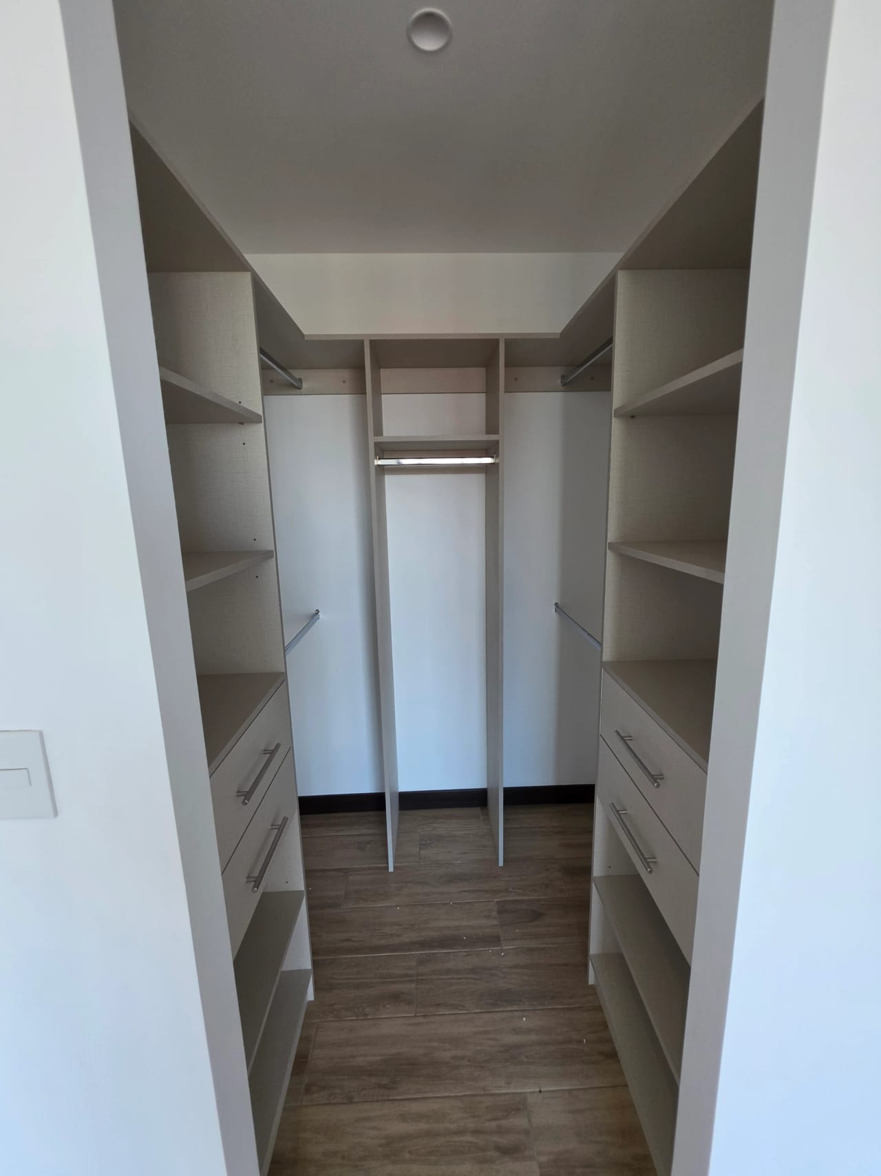 Renta Apartamento 3 hab Abitare zona 13 — Apartamento en Alquiler en Zona 13, Guatemala, Ciudad — foto 9 de 11