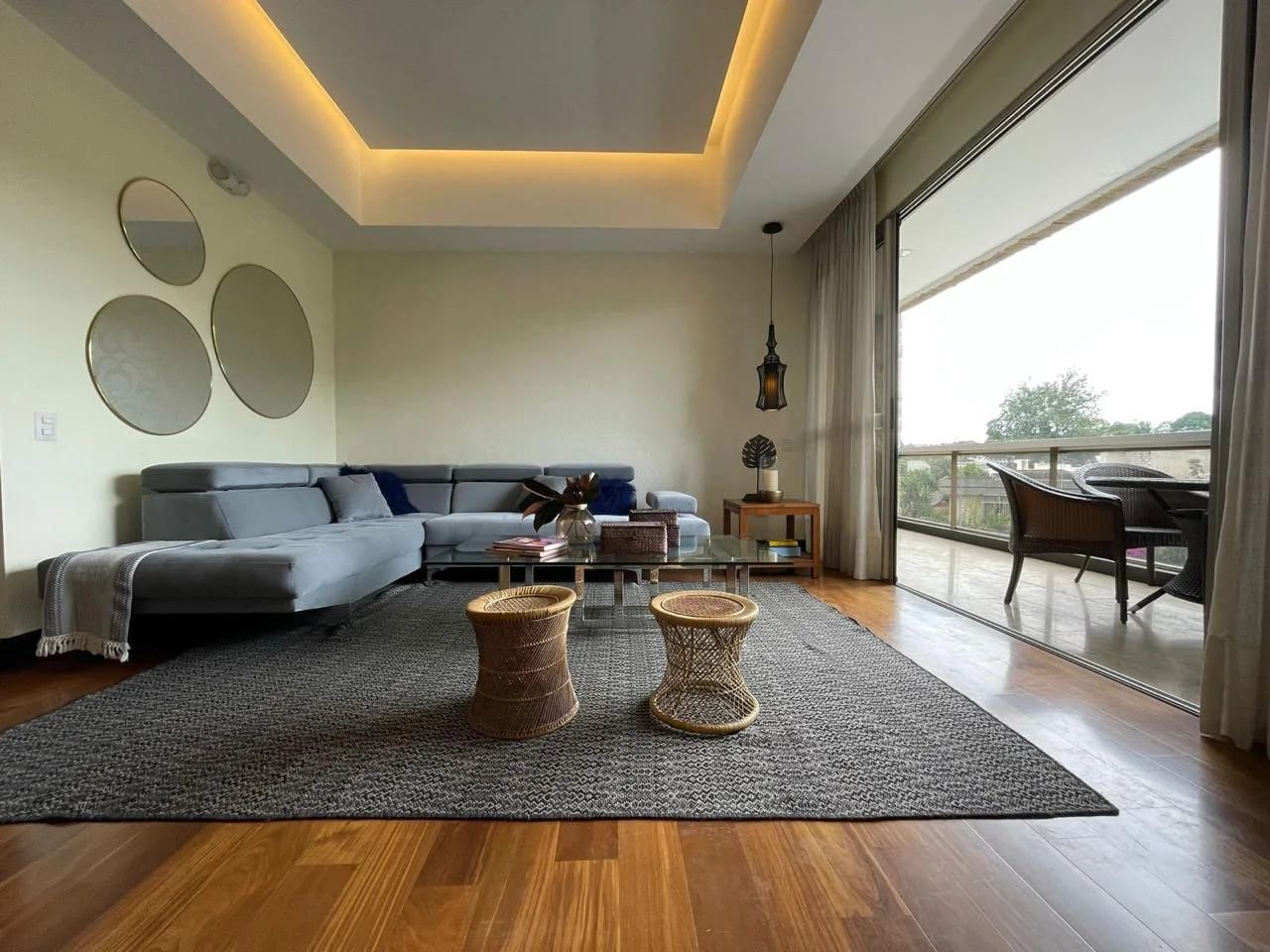 Apartamento Tiffany zona 14 amueblado con 3 habitaciones + servicio — Apartamento en Alquiler en Tiffany Cañada, Zona 14, Guatemala, Ciudad — foto 1 de 17