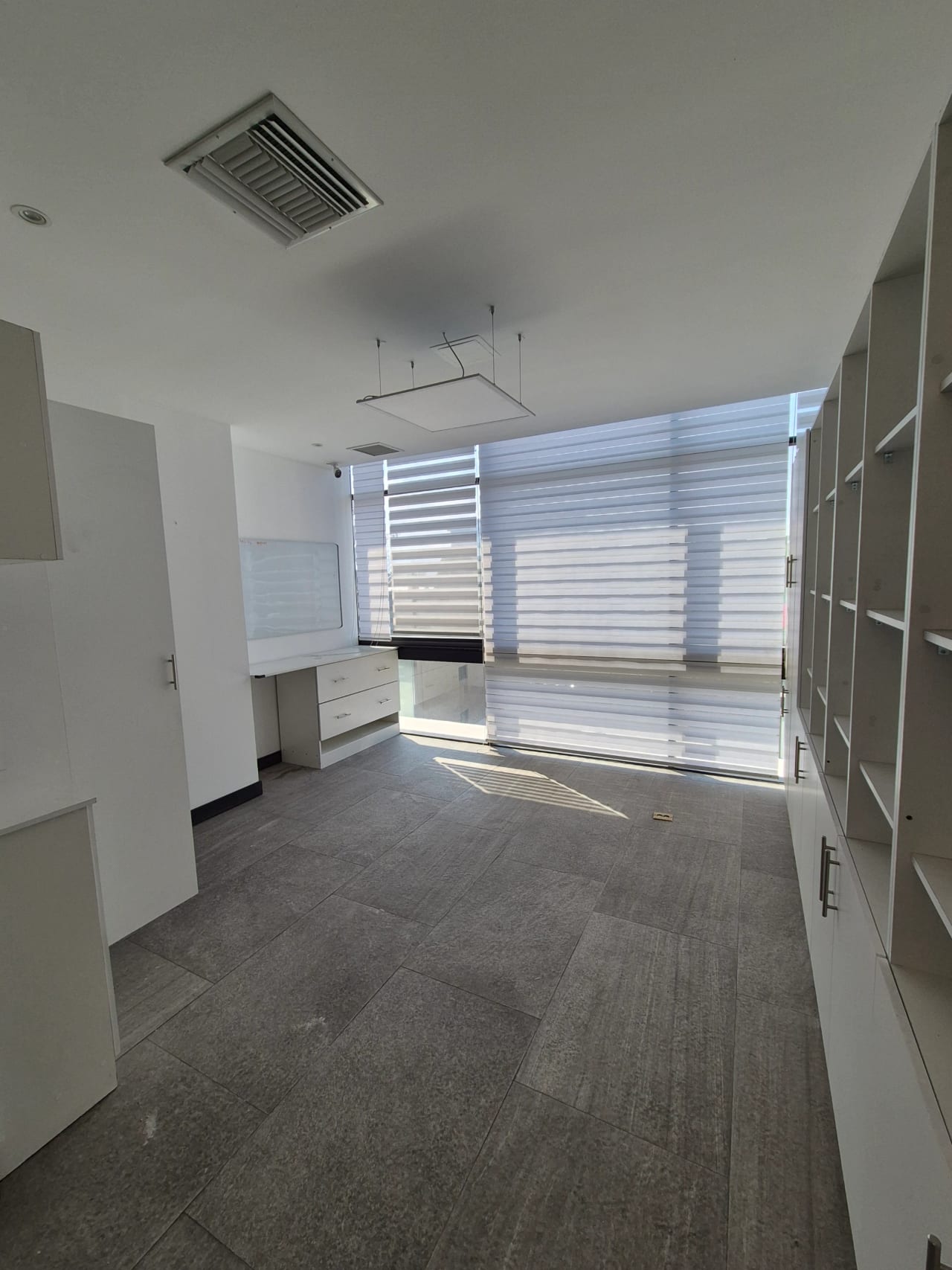 Oficina Renovati en Venta — Clínica en Venta en Renovati, Zona 10, Guatemala, Ciudad — foto 2 de 8