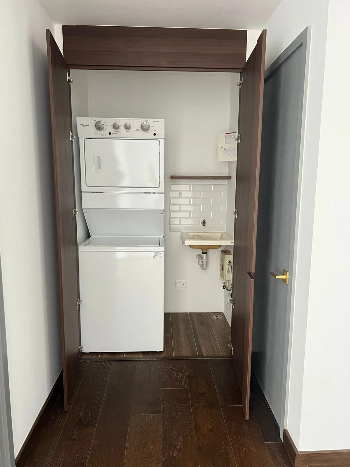 Apartamento renta Atarah 1 habitación — Apartamento en Alquiler en Zona 10, Guatemala, Ciudad — foto 1 de 8
