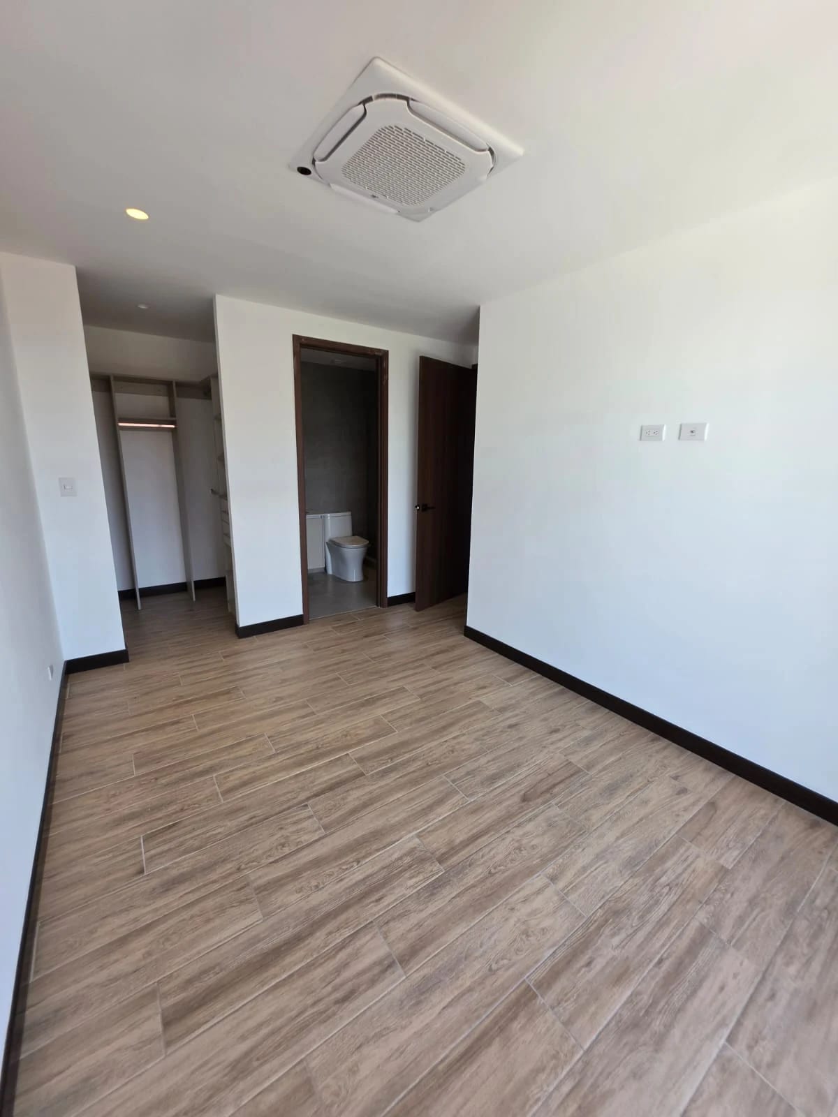 Apartamento renta Abitare zona 13 3 habitaciones - Image 2