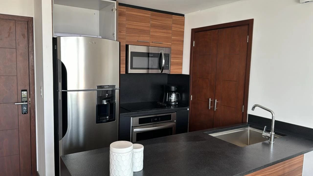 Renta Apartamento Amueblado Reserva 5ta zona 14 1 habitación — Apartamento en Alquiler en Zona 14, Guatemala, Ciudad — foto 1 de 7