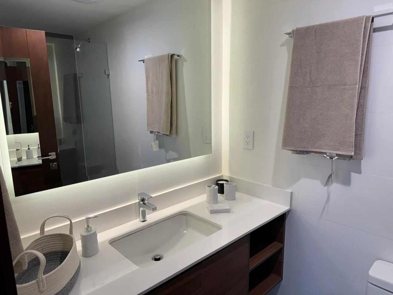 Renta Apartamento Amueblado Reserva 5ta zona 14 1 habitación — Apartamento en Alquiler en Zona 14, Guatemala, Ciudad — foto 4 de 7