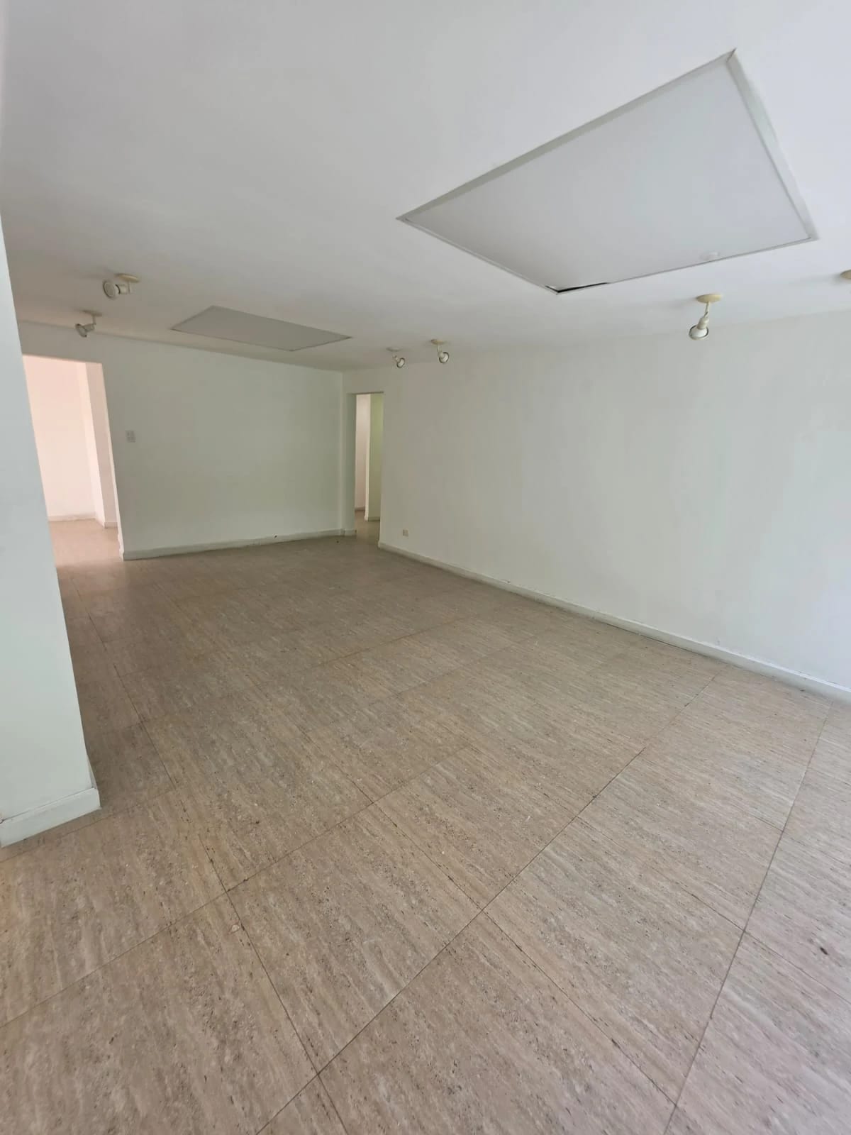 Casa/local comercial zona 14 — Local en Alquiler en Zona 14, Guatemala, Ciudad — foto 1 de 4