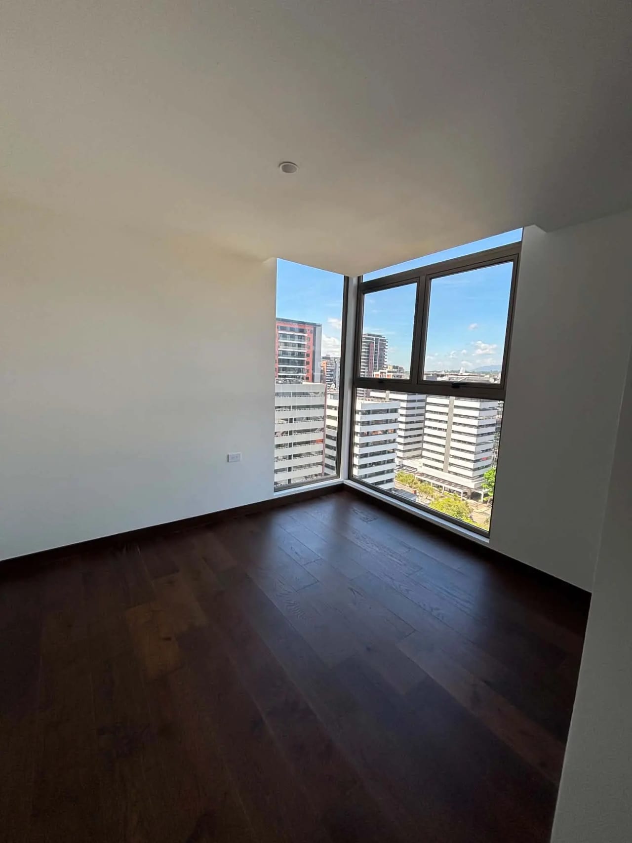 Atarah 3 habitaciones zona 10 Renta — Apartamento en Alquiler en Zona 10, Guatemala, Ciudad — foto 7 de 12