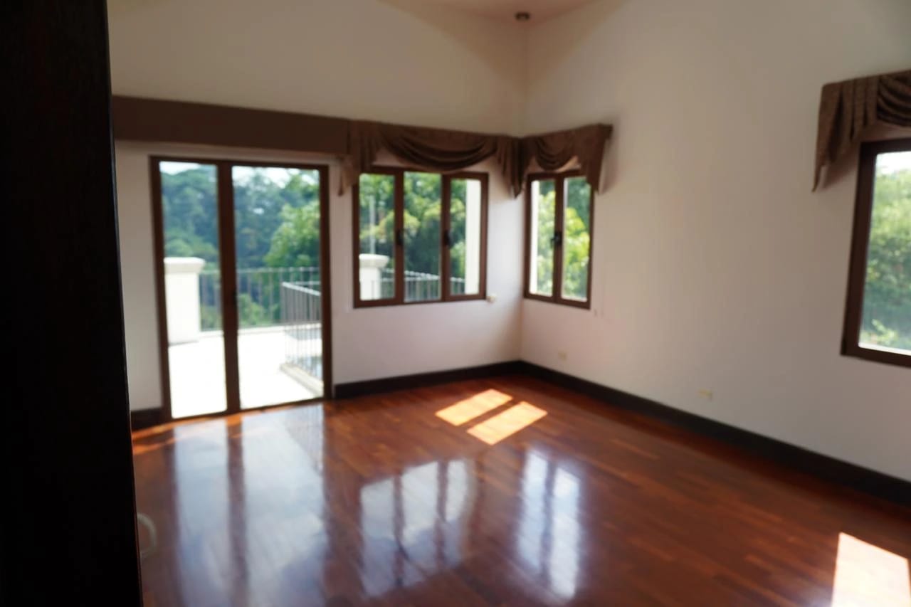 Casa estilo colonial zona 10 El Prado 4 habitaciones — Apartamento en Venta en El Prado, Zona 10, Guatemala, Ciudad — foto 8 de 11