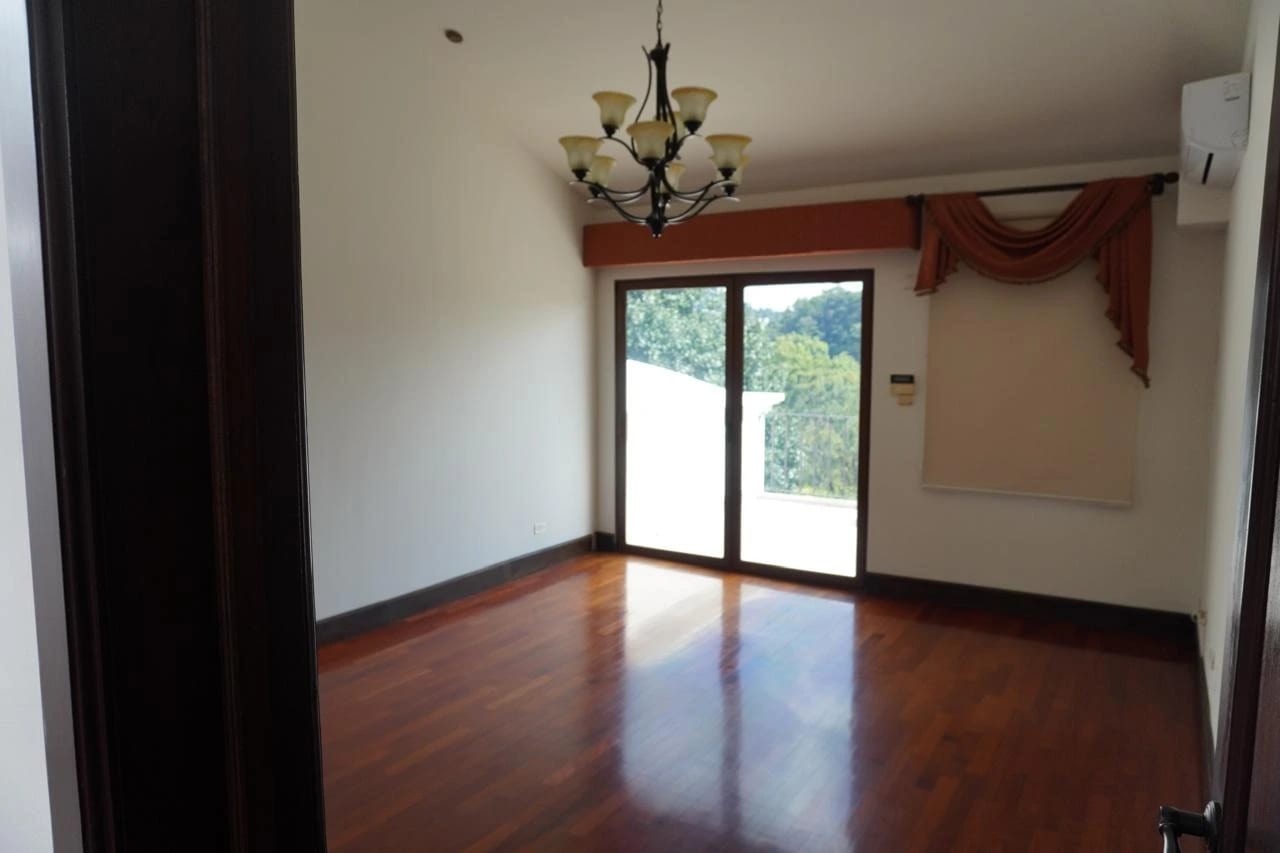 Casa estilo colonial zona 10 El Prado 4 habitaciones — Apartamento en Venta en El Prado, Zona 10, Guatemala, Ciudad — foto 9 de 11