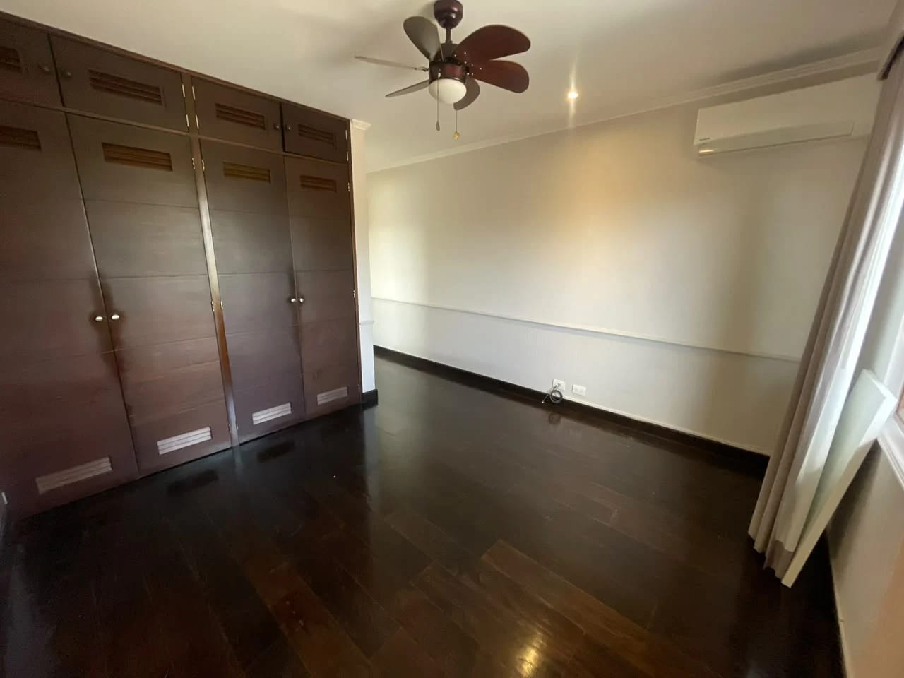Casa en Venta La Joya zona 10 4 Habitaciones + cuarto servicio — Casa en Venta en Zona 10, Guatemala, Ciudad — foto 10 de 13