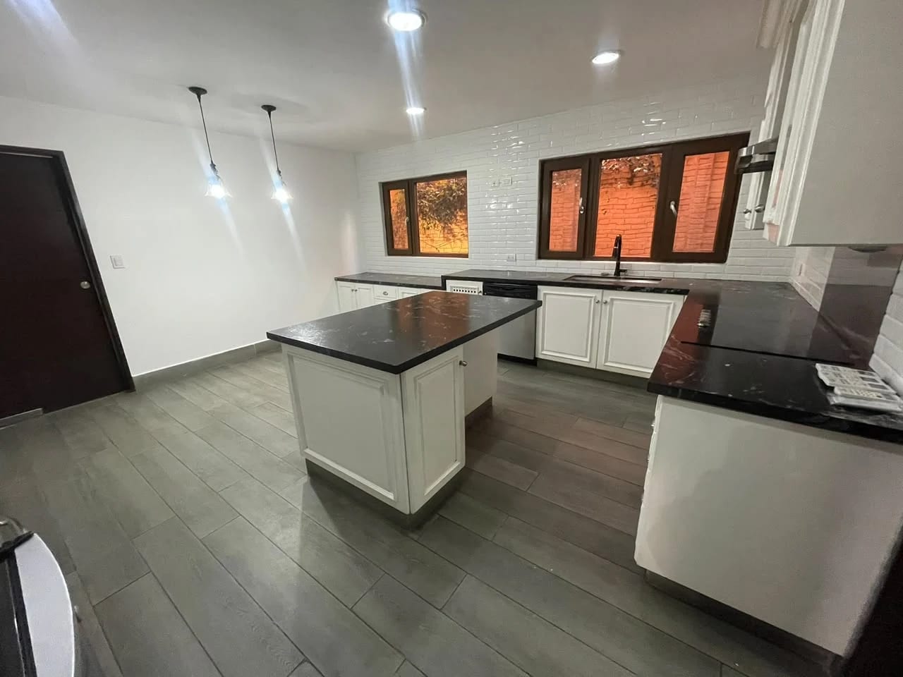 Casa en Venta La Joya zona 10 4 Habitaciones + cuarto servicio — Casa en Venta en Zona 10, Guatemala, Ciudad — foto 12 de 13