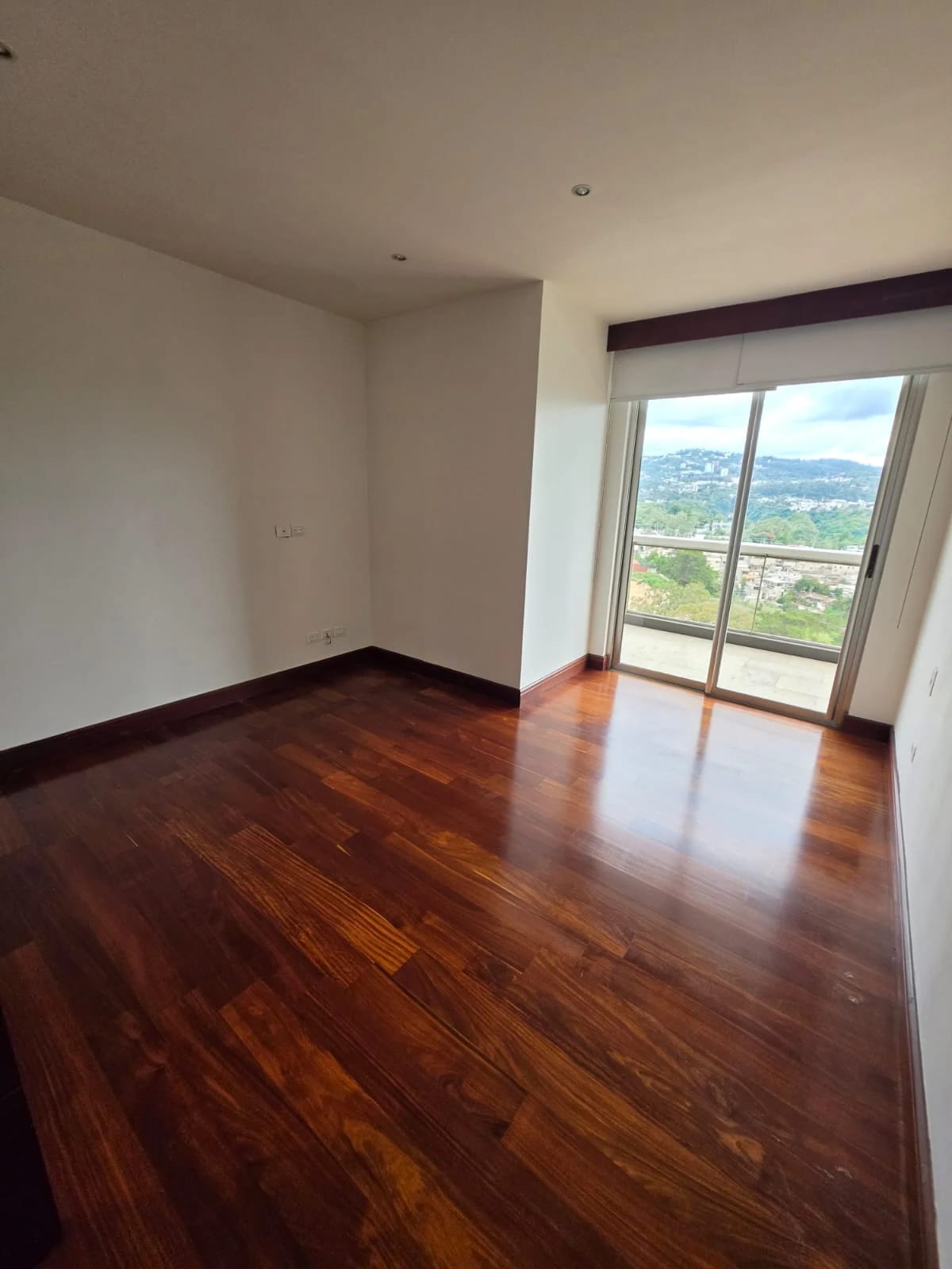 Apartamento renta Tiffany 14 2 Habitaciones amplio — Apartamento en Alquiler en Tiffany Cañada, Zona 14, Guatemala, Ciudad — foto 4 de 11