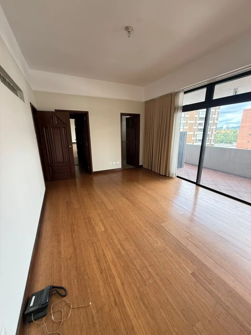 Apartamento en Venta Edificio Premiere Plaza Zona 10 — Apartamento en Venta en Zona 10, Guatemala, Ciudad — foto 11 de 13