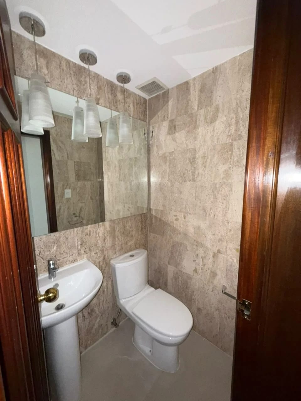 Apartamento en Venta Edificio Premiere Plaza Zona 10 — Apartamento en Venta en Zona 10, Guatemala, Ciudad — foto 12 de 13