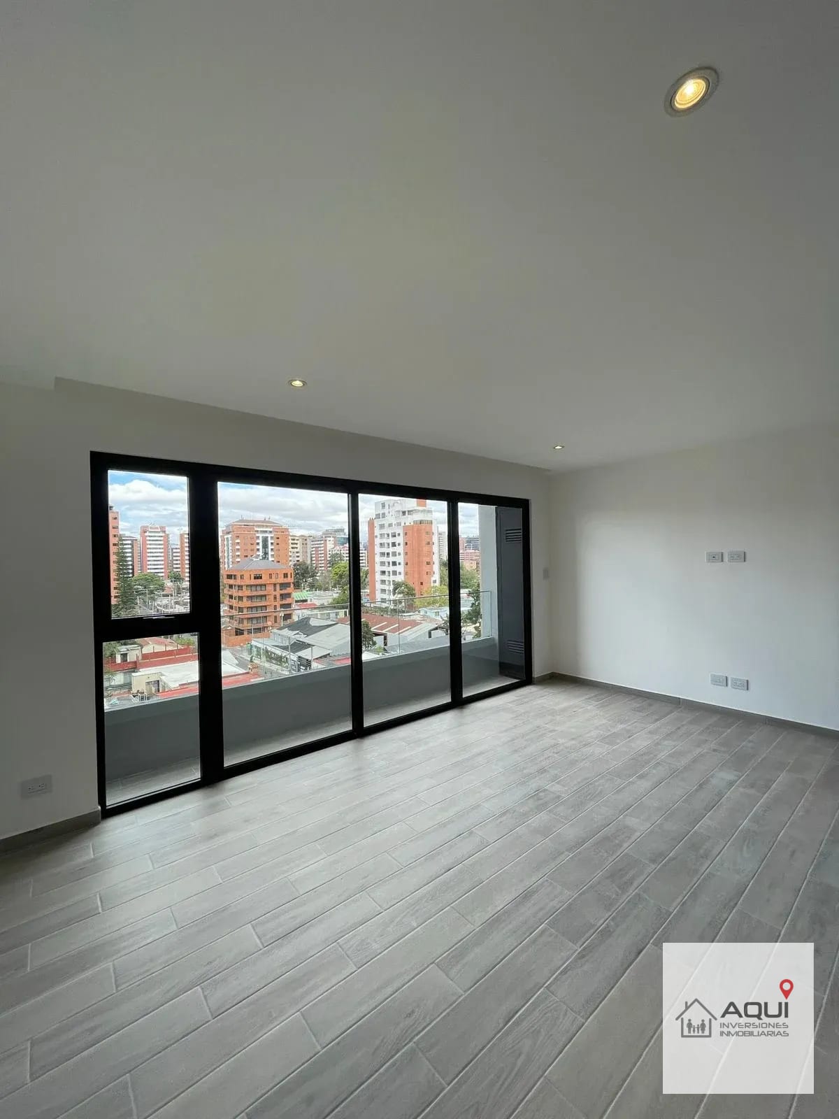 ¡se Renta Hermoso Apartamento en Parque 10! — Apartamento en Alquiler en Parque 10, Zona 10, Guatemala, Ciudad — foto 9 de 12
