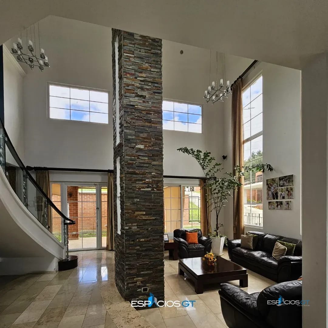 Hermosa casa con amplio jardín y terreno adicional Km. 16.5 CAES — Casa en Venta en Carretera a El Salvador, Guatemala, Ciudad — foto 4 de 6