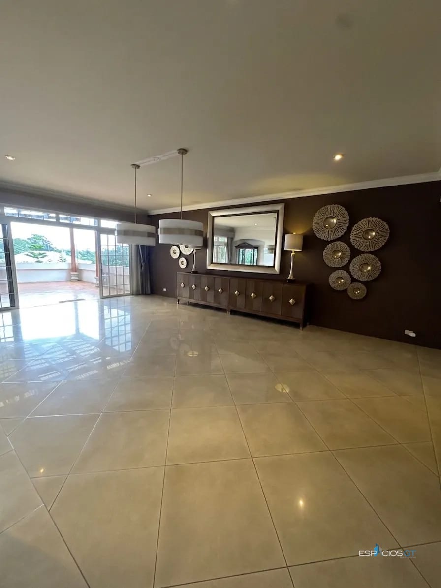 Casa| Puerta del Valle | Zona 1 Mixco 💰 US$430,000 Neg — Casa en Venta en Zona 1 Mixco, Guatemala, Ciudad — foto 4 de 12