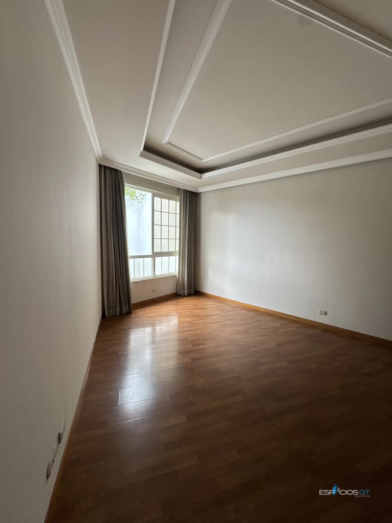 Casa| Puerta del Valle | Zona 1 Mixco 💰 US$430,000 Neg — Casa en Venta en Zona 1 Mixco, Guatemala, Ciudad — foto 10 de 12
