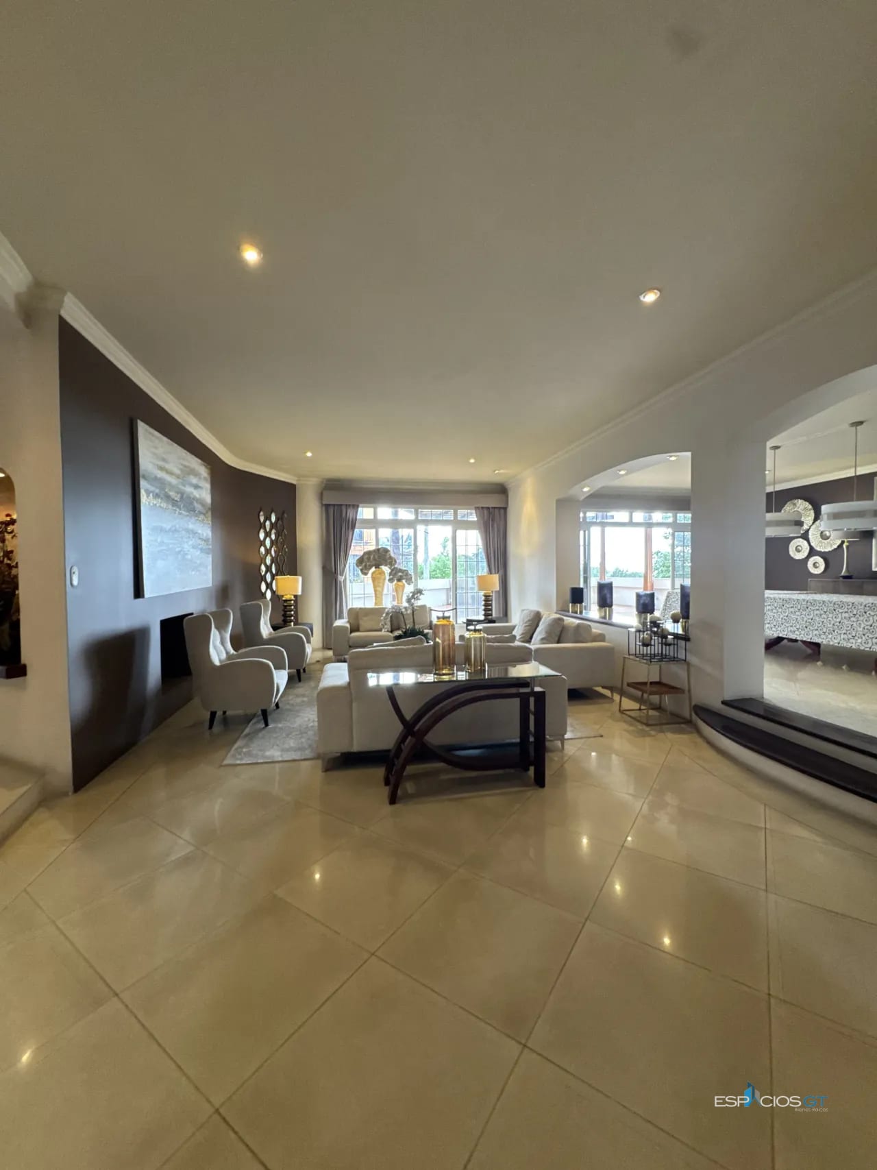 Casa| Puerta del Valle | Zona 1 Mixco 💰 US$430,000 Neg — Casa en Venta en Zona 1 Mixco, Guatemala, Ciudad — foto 2 de 12