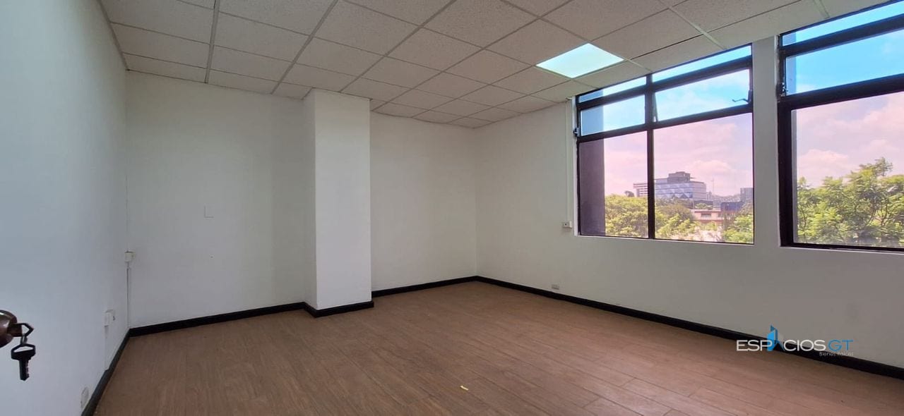 🏢 Se Renta Oficina en Edificio Zona 10 Cerca Minex — Oficina en Alquiler en Zona 10, Guatemala, Ciudad — foto 3 de 4