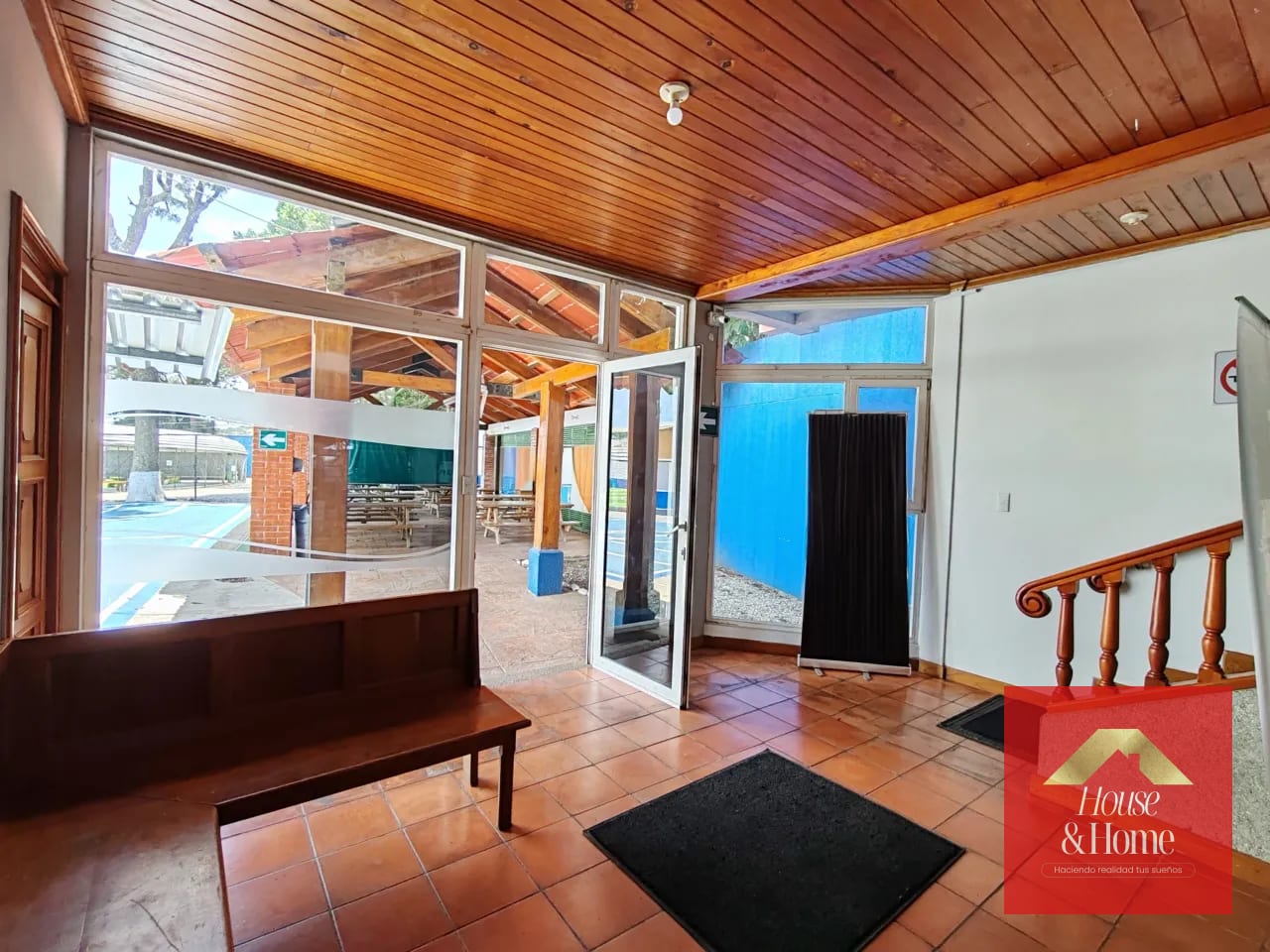 Propiedad comercial en venta ideal para colegio, universidad, oficinas. — Casa en Venta en Carretera a El Salvador, Guatemala, Ciudad — foto 10 de 14