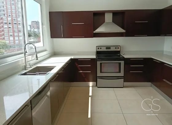 Apartamento Duplex, en zona 14 — Apartamento en Alquiler en Quinta Avenida, Zona 14, Guatemala, Ciudad — foto 1 de 10