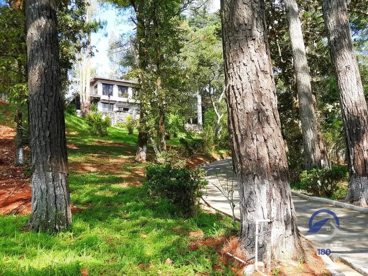 Mansión en venta sobre la Carretera Interamericana, km. 33.8 — Casa en Venta en San Lucas Sacatepéquez, Sacatepéquez — foto 10 de 13