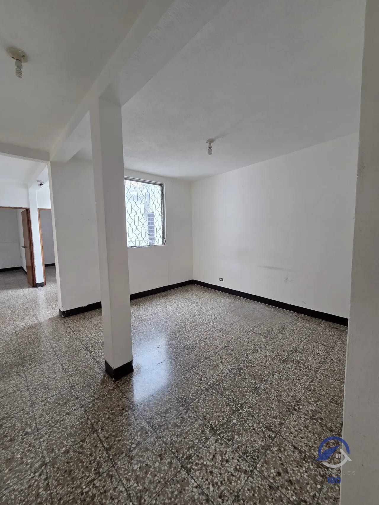 Terreno con casa para demoler en venta en Colonia El Maestro, zona 15 — Terreno en Venta en Colonia El Maestro, Zona 15, Guatemala, Ciudad — foto 1 de 15