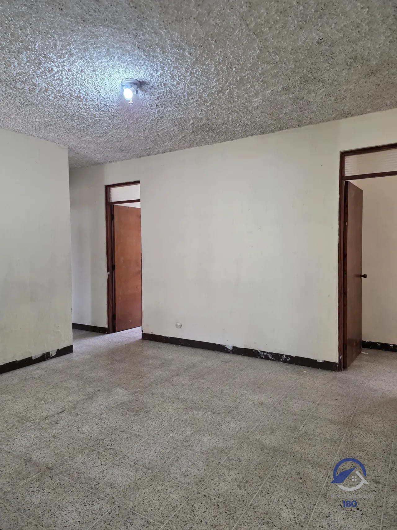 Terreno con casa para demoler en venta en Colonia El Maestro, zona 15 — Terreno en Venta en Colonia El Maestro, Zona 15, Guatemala, Ciudad — foto 3 de 15
